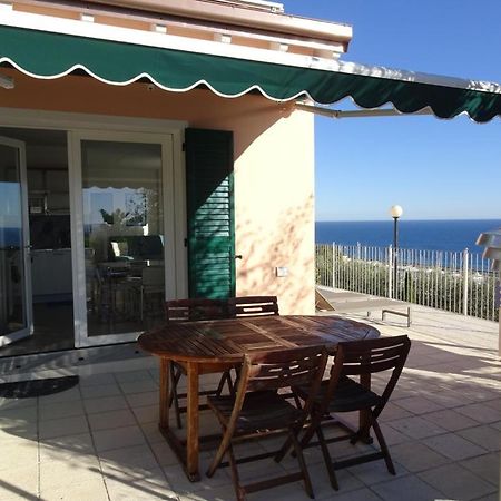 Villetta Sole Mare Santo Stefano al Mare Bagian luar foto